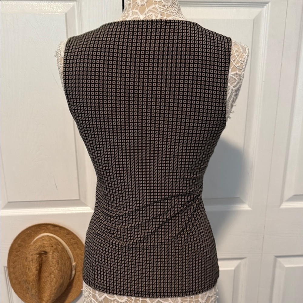 Banana Republic Factory Geometric Sleeveless Top - Picture 2 of 7
